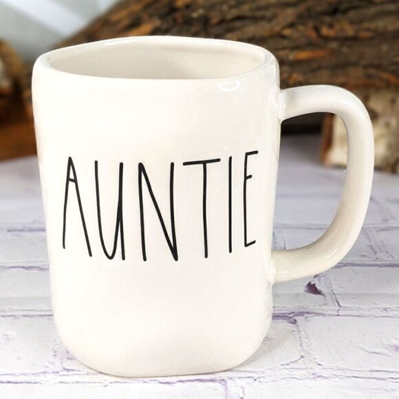 Rae Dunn AUNTIE Ceramic Mug - Picture 1 of 6